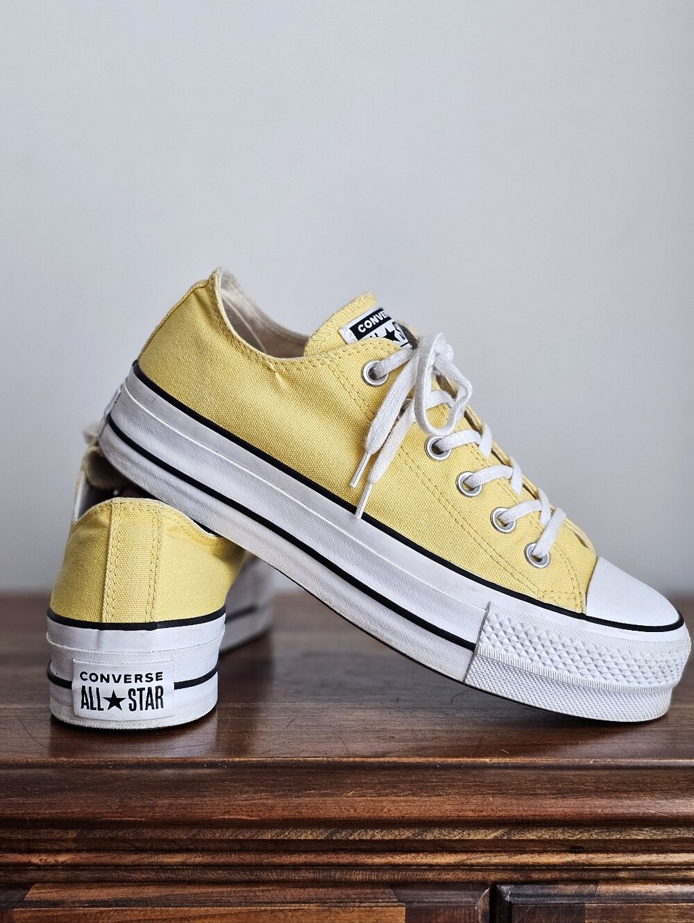 Converse Chuck Taylor All Star Lift Platform Low Butter Yellow Women’s 8